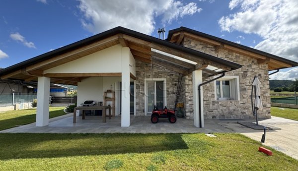 casa indipendente in vendita a San Giustino in zona Selci/Lama