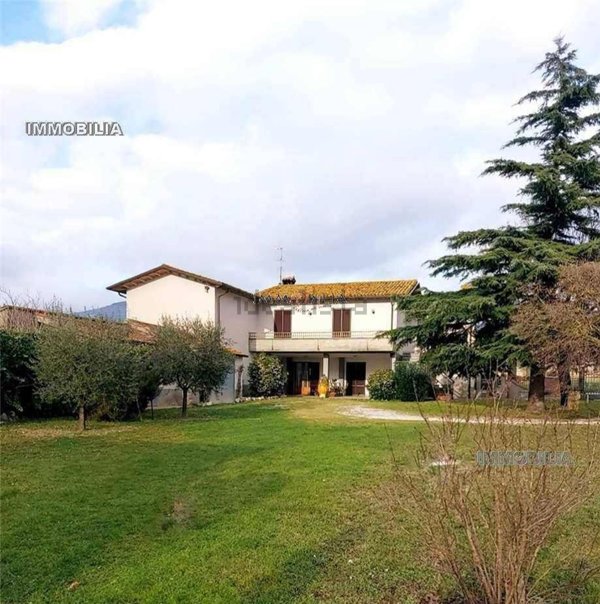 casa indipendente in vendita a San Giustino in zona Selci/Lama