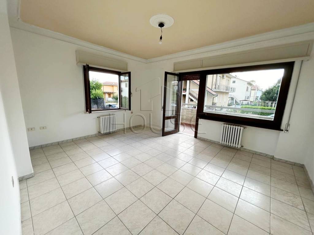 appartamento in vendita a San Giustino in zona Selci/Lama