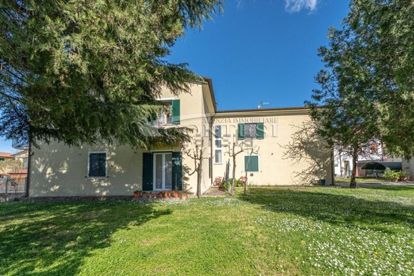 casa indipendente in vendita a San Giustino in zona Selci/Lama