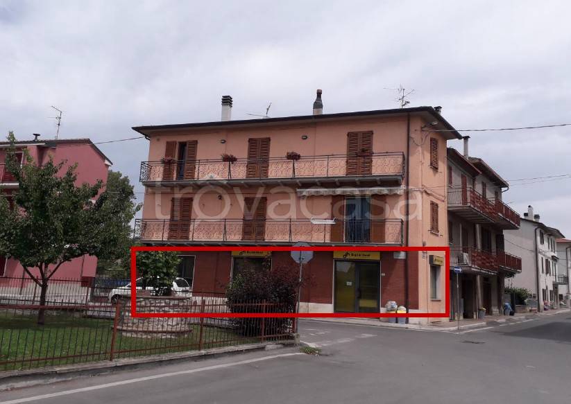 negozio in vendita a San Giustino in zona Selci/Lama