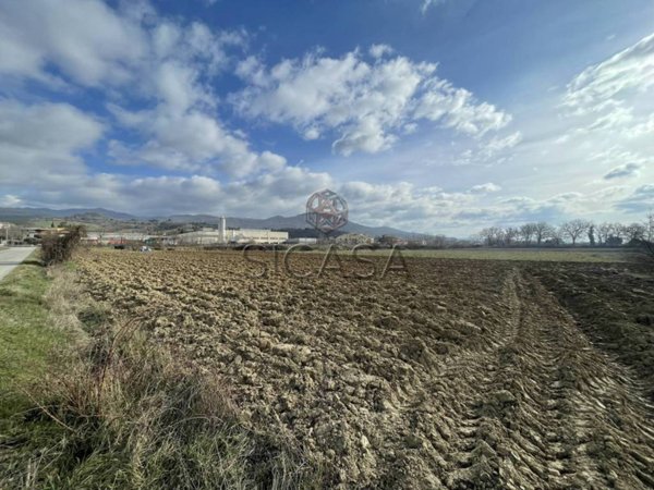 terreno edificabile in vendita a San Giustino