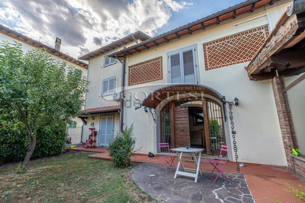 casa indipendente in vendita a San Giustino