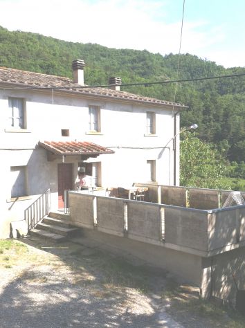 casa indipendente in vendita a San Giustino in zona Selci/Lama