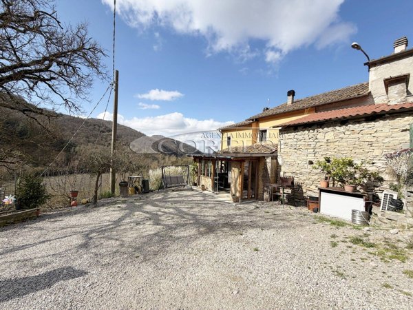 casa indipendente in vendita a San Giustino in zona Uselle/Renzetti