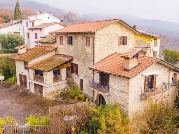 casa indipendente in vendita a San Giustino in zona Celalba
