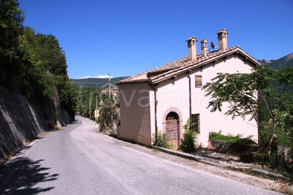 appartamento in vendita a Sant'Anatolia di Narco