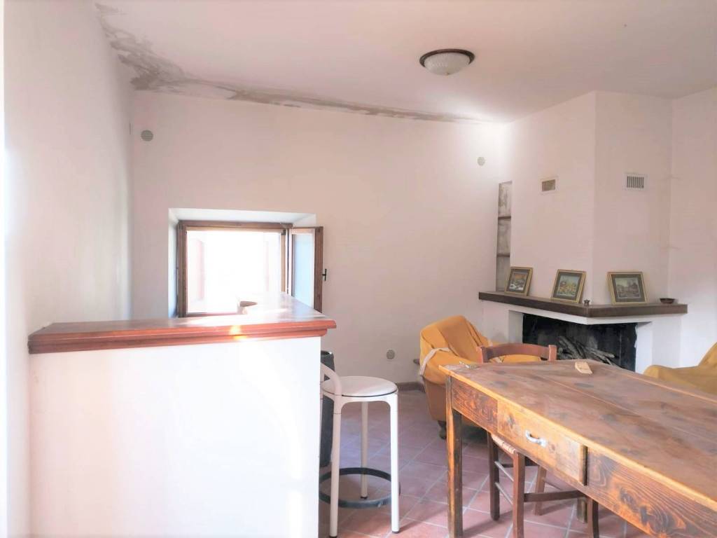 casa indipendente in vendita a Sant'Anatolia di Narco in zona Gavelli