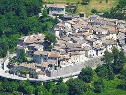 casa indipendente in vendita a Sant'Anatolia di Narco