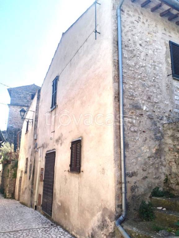 casa indipendente in vendita a Sant'Anatolia di Narco in zona Castel San Felice