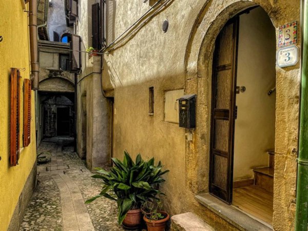 appartamento in vendita a Sant'Anatolia di Narco