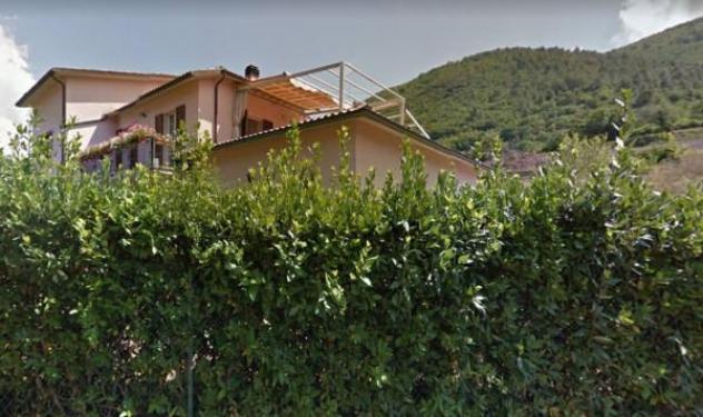 casa indipendente in vendita a Sant'Anatolia di Narco
