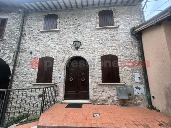 casa indipendente in vendita a Sant'Anatolia di Narco in zona Castel San Felice