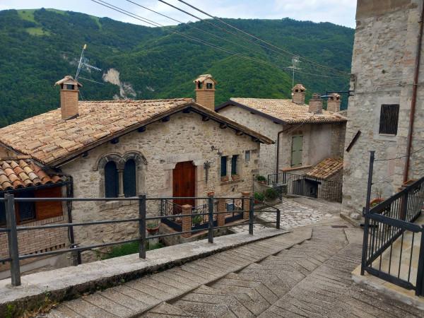 casa indipendente in vendita a Sant'Anatolia di Narco in zona Gavelli