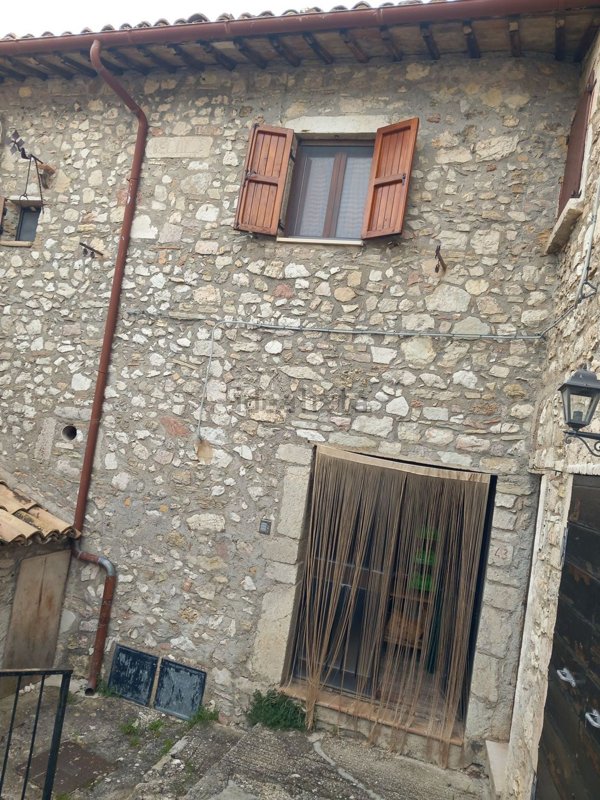 appartamento in vendita a Sant'Anatolia di Narco in zona Gavelli