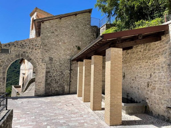 appartamento in vendita a Sant'Anatolia di Narco in zona Gavelli