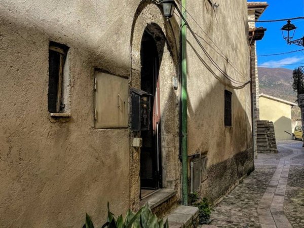 appartamento in vendita a Sant'Anatolia di Narco