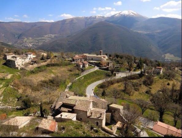 negozio in vendita a Sant'Anatolia di Narco