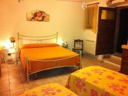 negozio in vendita a Sant'Anatolia di Narco in zona Castel San Felice