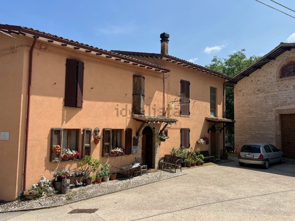 appartamento in vendita a Sant'Anatolia di Narco in zona Grotti