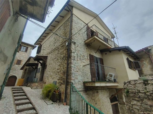 appartamento in vendita a Sant'Anatolia di Narco