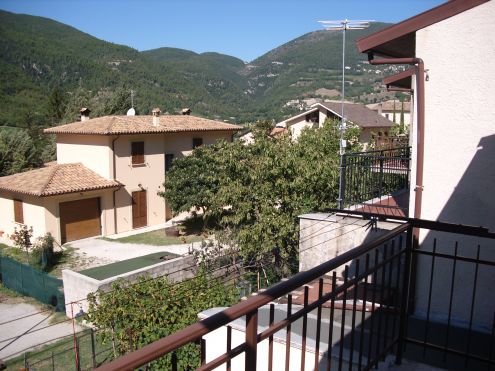 casa indipendente in vendita a Sant'Anatolia di Narco