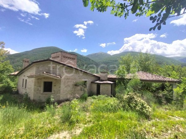 casa indipendente in vendita a Sant'Anatolia di Narco in zona Castel San Felice