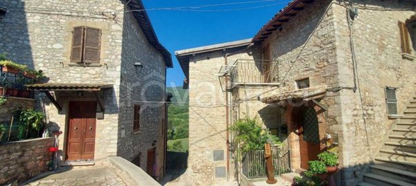 casa indipendente in vendita a Sant'Anatolia di Narco in zona Castel San Felice