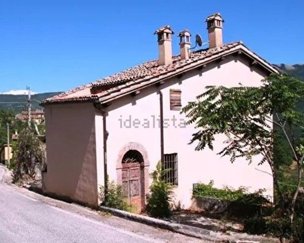 appartamento in vendita a Sant'Anatolia di Narco in zona Grotti