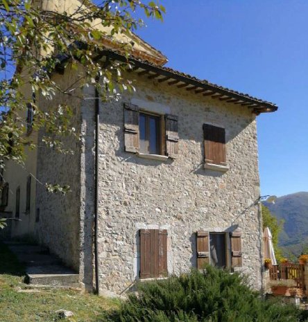 appartamento in vendita a Sant'Anatolia di Narco in zona Grotti
