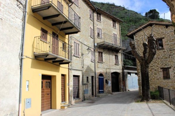 casa indipendente in vendita a Scheggia e Pascelupo in zona Pascelupo