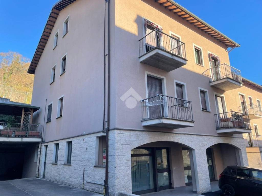 appartamento in vendita a Scheggia e Pascelupo in zona Pascelupo