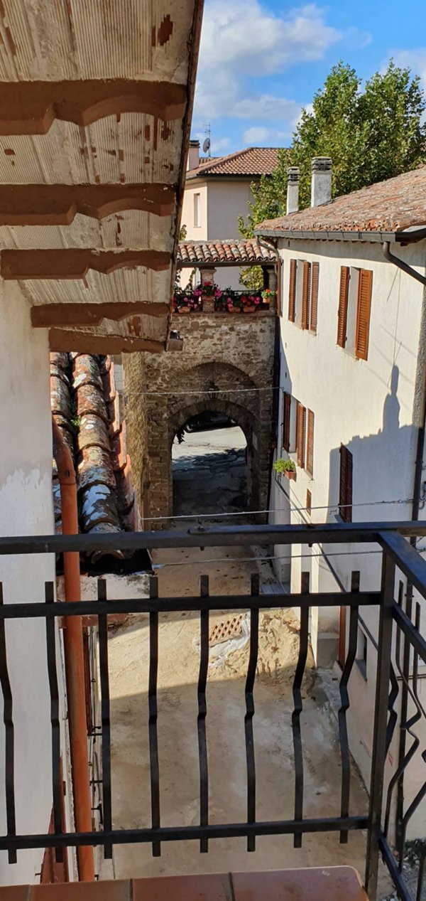 casa indipendente in vendita a Scheggia e Pascelupo