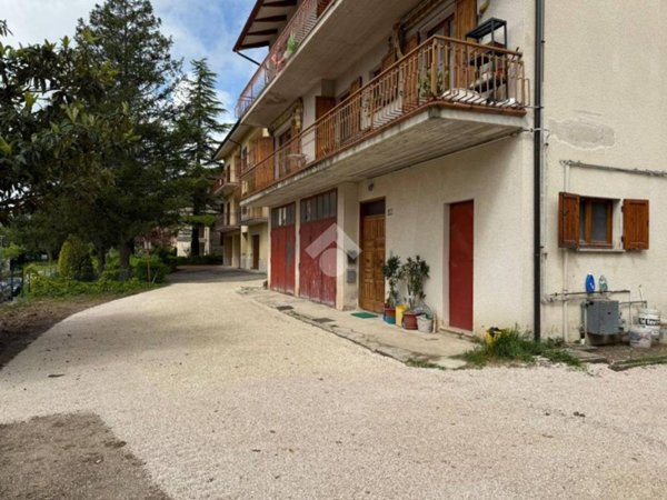 casa indipendente in vendita a Scheggia e Pascelupo in zona Pascelupo