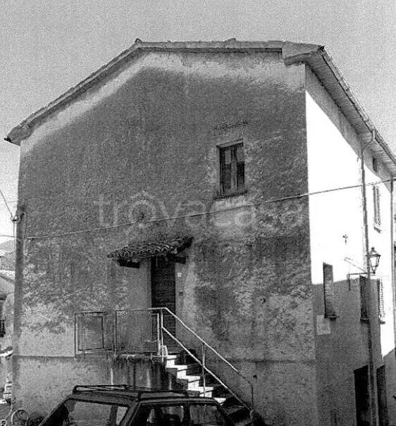 appartamento in vendita a Scheggia e Pascelupo in zona Pascelupo