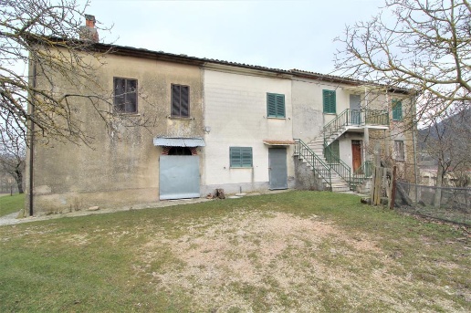 esavano in vendita a Scheggia e Pascelupo