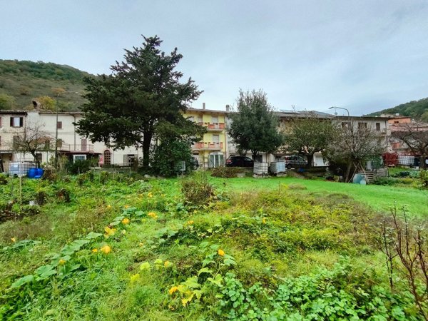 pentavano in vendita a Scheggia e Pascelupo in zona Ponte Calcara