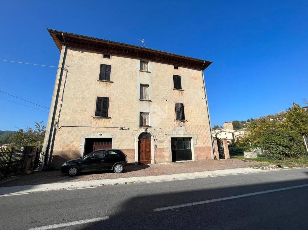 casa indipendente in vendita a Scheggia e Pascelupo in zona Pascelupo