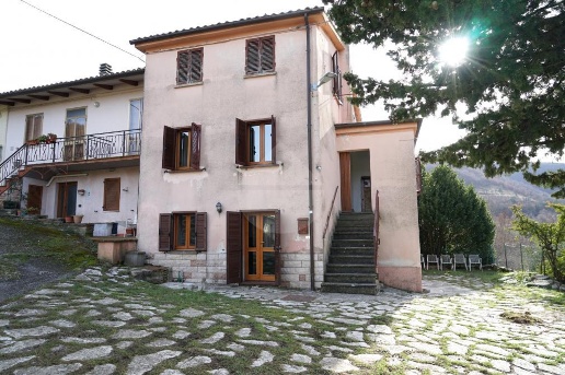 casa indipendente in vendita a Scheggia e Pascelupo in zona Campitello