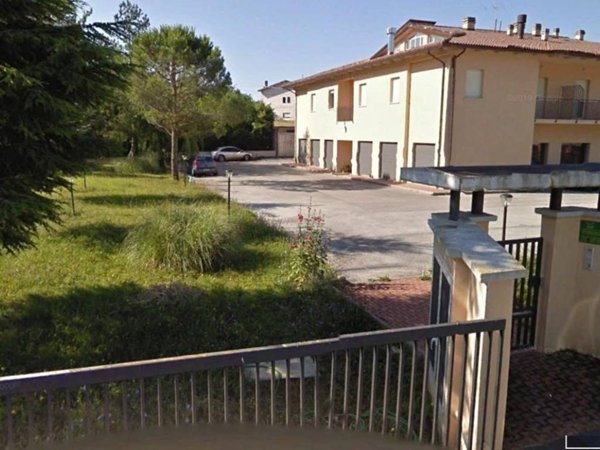negozio in vendita a Scheggia e Pascelupo