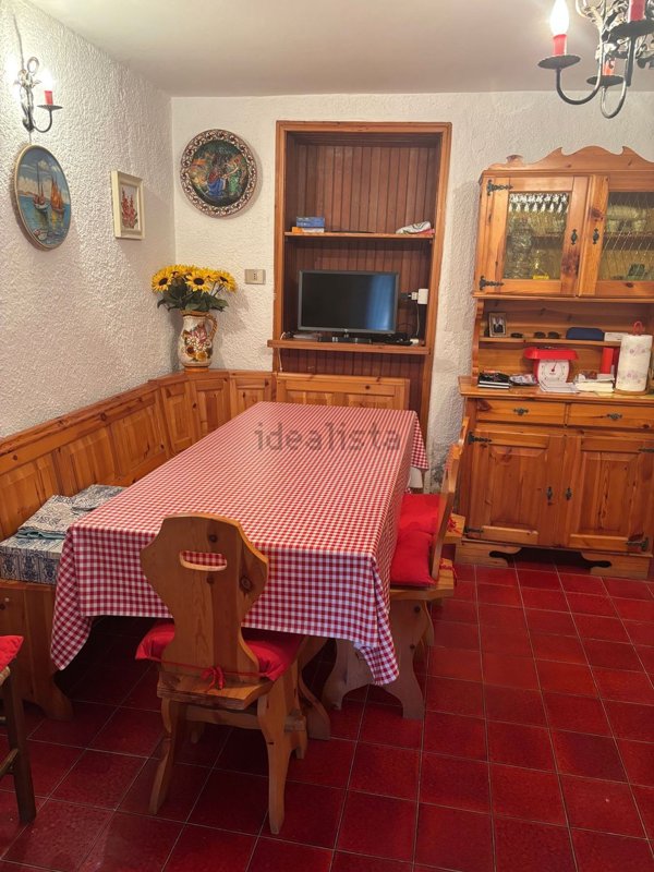 casa indipendente in vendita a Scheggia e Pascelupo in zona Isola Fossara