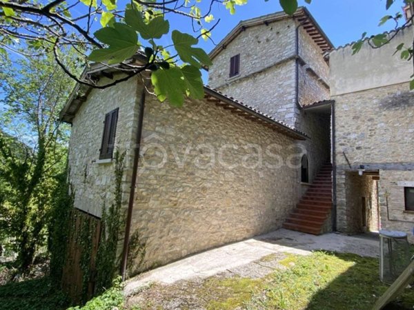 casa indipendente in vendita a Scheggino