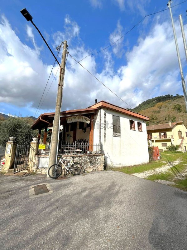villa in vendita a Scheggino in zona Ceselli