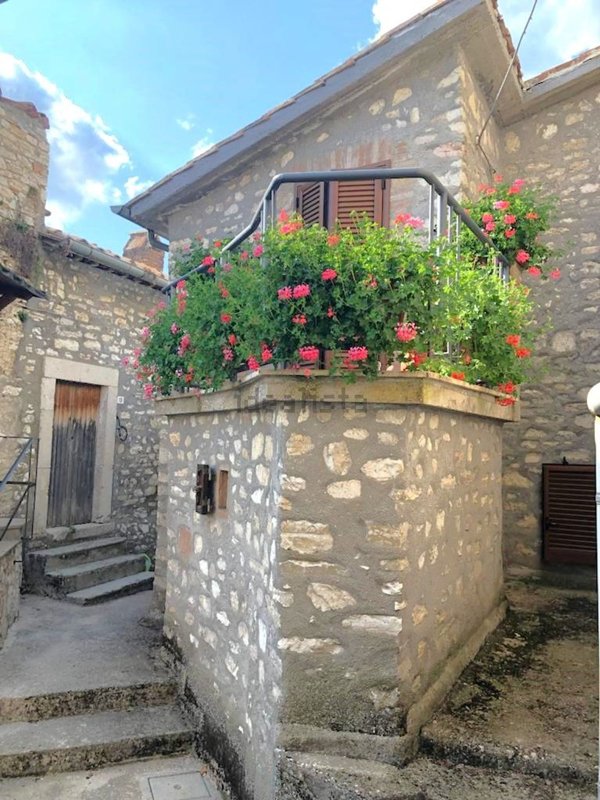 appartamento in vendita a Scheggino in zona Monte San Vito