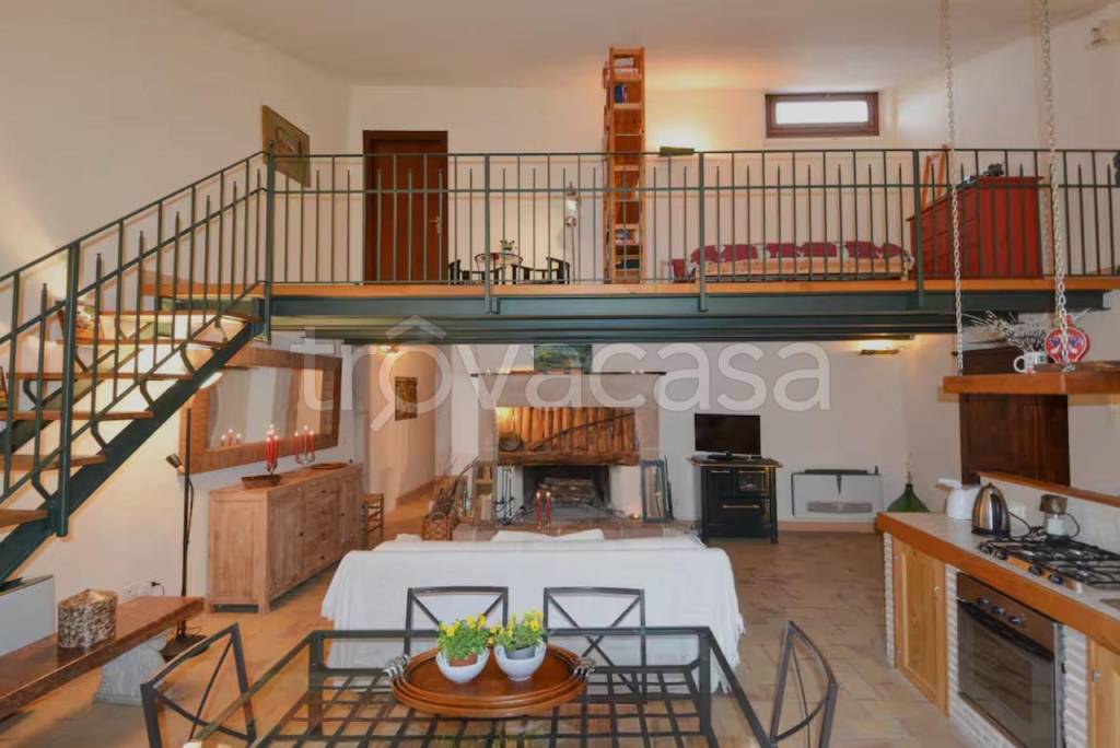 casa indipendente in vendita a Scheggino