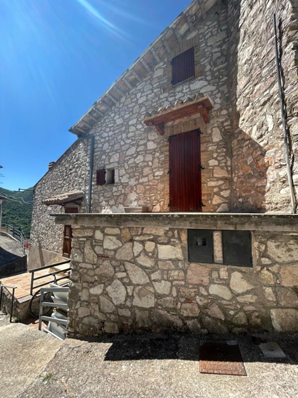 casa indipendente in vendita a Scheggino in zona Monte San Vito