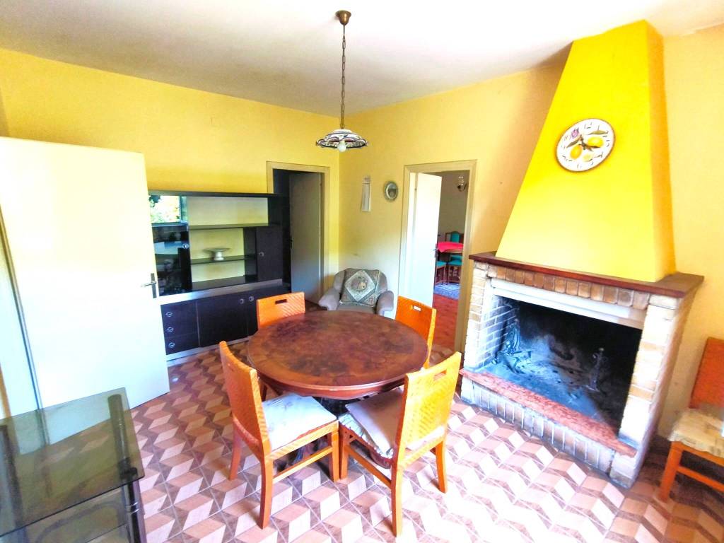 casa indipendente in vendita a Scheggino