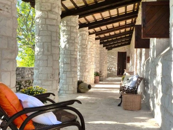casa indipendente in vendita a Sellano in zona Casale