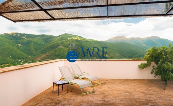 appartamento in vendita a Sellano in zona Postignano