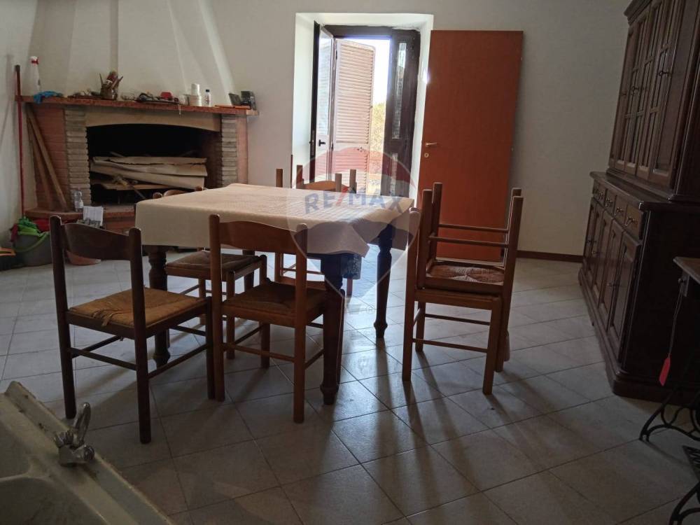 casa indipendente in vendita a Sellano in zona Casale
